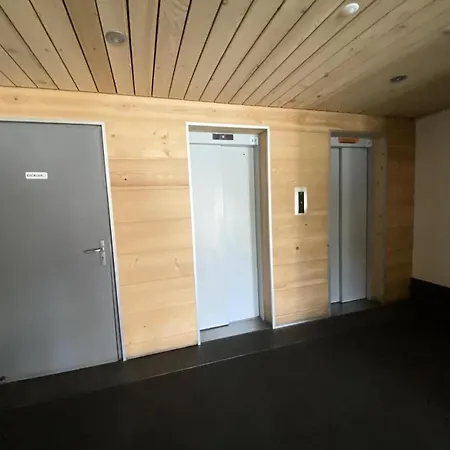 Hauts De La Vanoise - Location: Pour Deux Personnes Au Dernier Etage En Plein Centre Mae-9111 Apartment Val Thorens